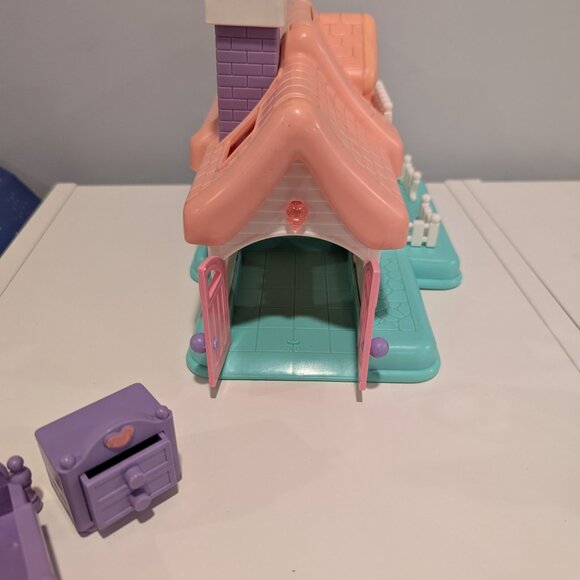 Vintage 1988 Fisher Price Smooshees Cuddles House with 5 accessories - Picture 2 of 7